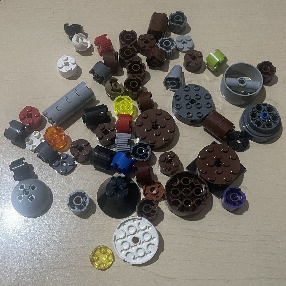 60+ Lego Round Pieces Parts 3941 2x2 w/ Axle 6951 6222 4x4 Technic